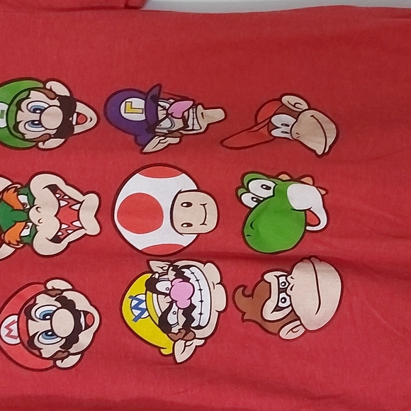 Super Mario tshirt. Size small - Picture 2 of 3